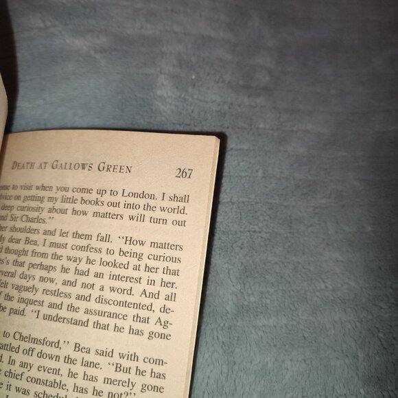 Book Beatrix Potter Victorian Mystery Death at Gallows Green Robin Paige England - Picture 8 of 8